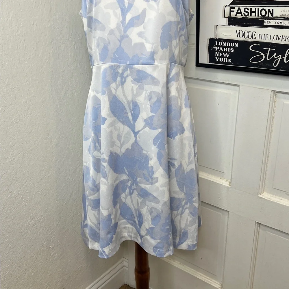 Banana Republic Blue & White Floral Racerback Dress Size 10P